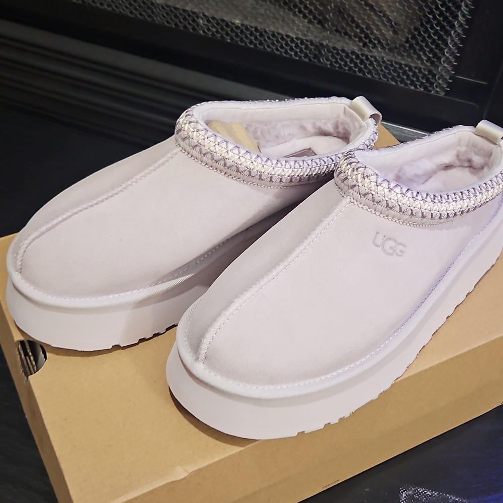 UGG Slip-On Platform Clog in Light Purple (Lilac)